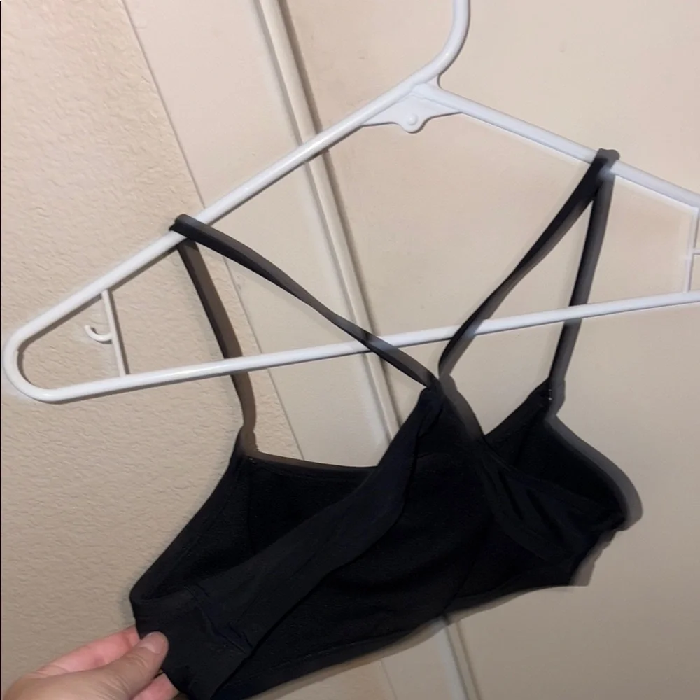 Nike Black Strappy Sports Bra - Picture 4 of 4